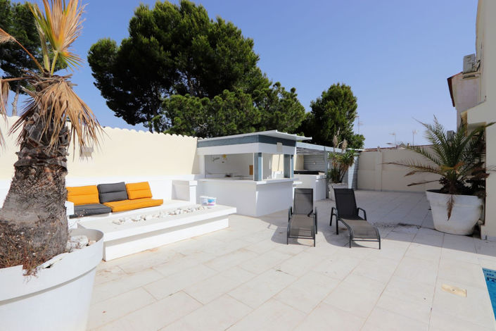 Image No.2-4 Bed House for sale