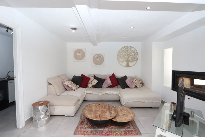 Image No.8-4 Bed House for sale