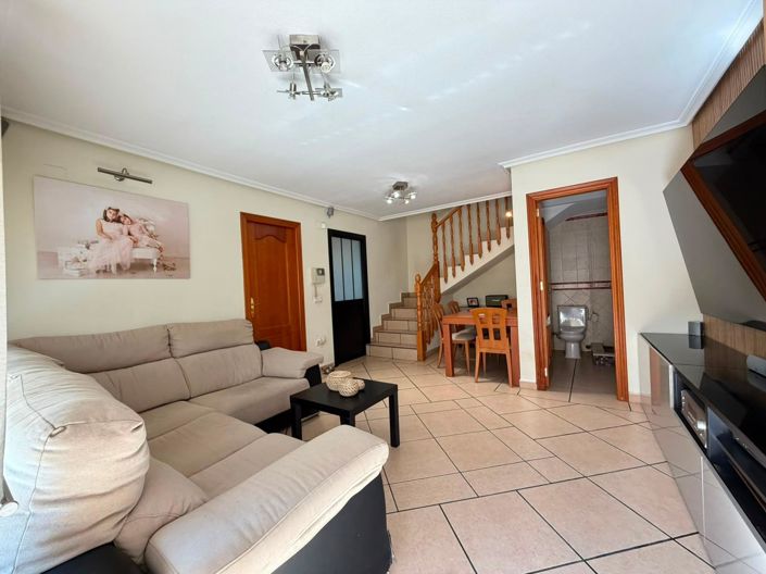 Image No.17-3 Bed House for sale