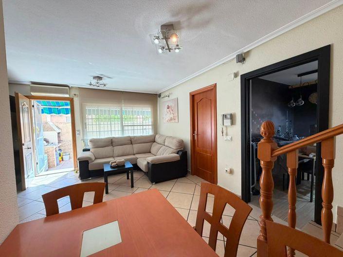 Image No.19-3 Bed House for sale