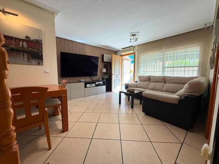 Image No.20-3 Bed House for sale