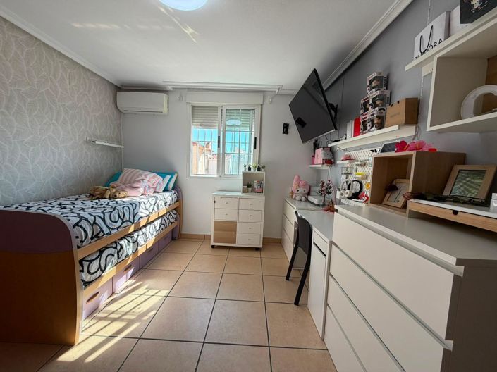 Image No.34-3 Bed House for sale