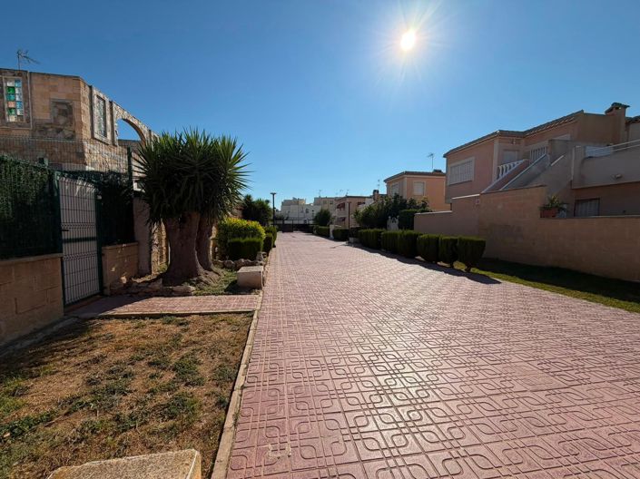 Image No.42-3 Bed House for sale
