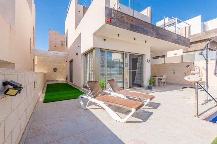 Image No.12-3 Bed Villa for sale