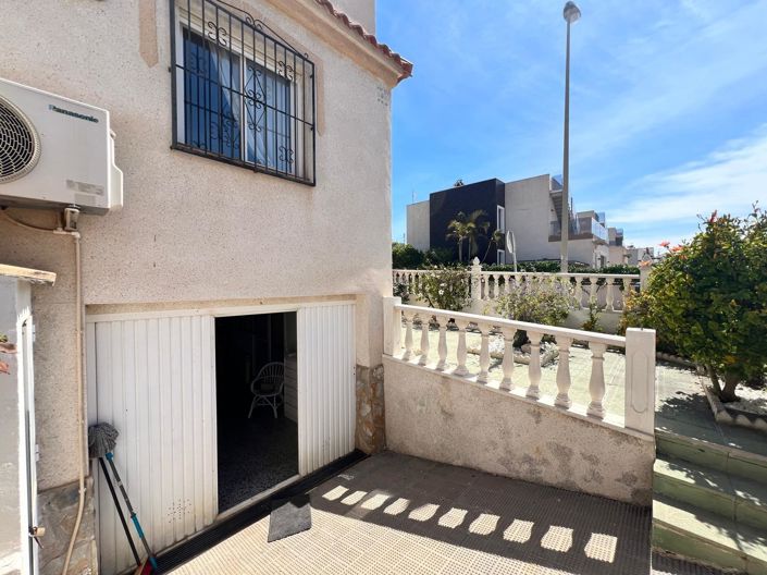 Image No.12-3 Bed House for sale