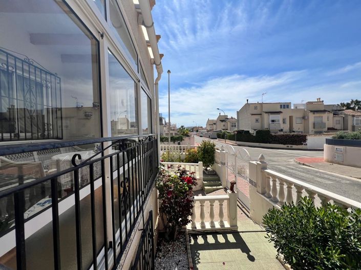 Image No.2-3 Bed House for sale