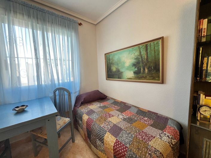Image No.30-3 Bed House for sale