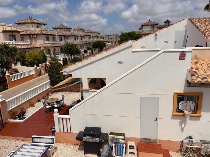 Image No.15-2 Bed House for sale