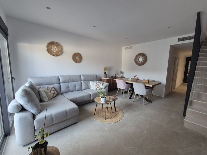 Image No.6-3 Bed Townhouse for sale