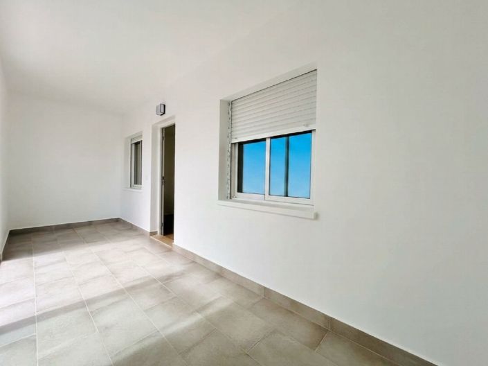 Image No.10-2 Bed Townhouse for sale