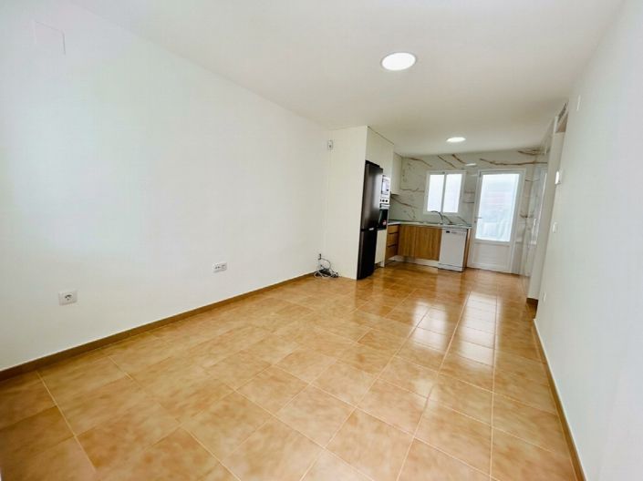 Image No.11-2 Bed Townhouse for sale