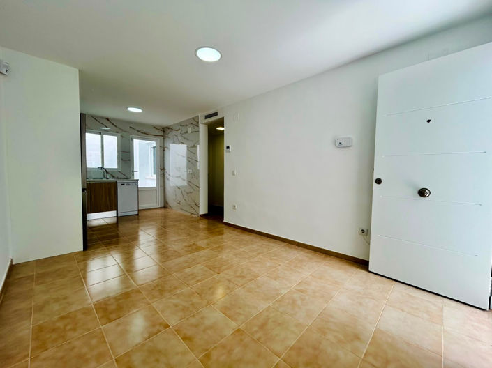 Image No.12-2 Bed Townhouse for sale
