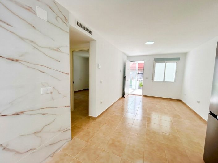 Image No.19-2 Bed Townhouse for sale