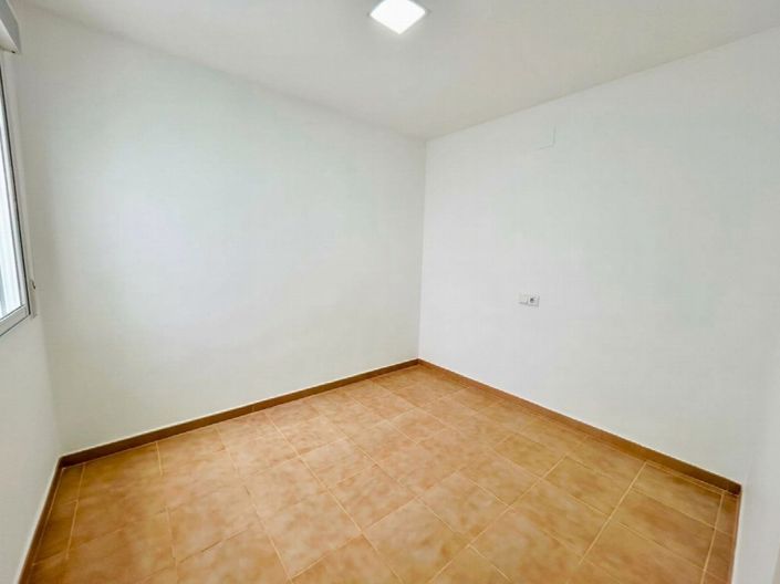 Image No.21-2 Bed Townhouse for sale