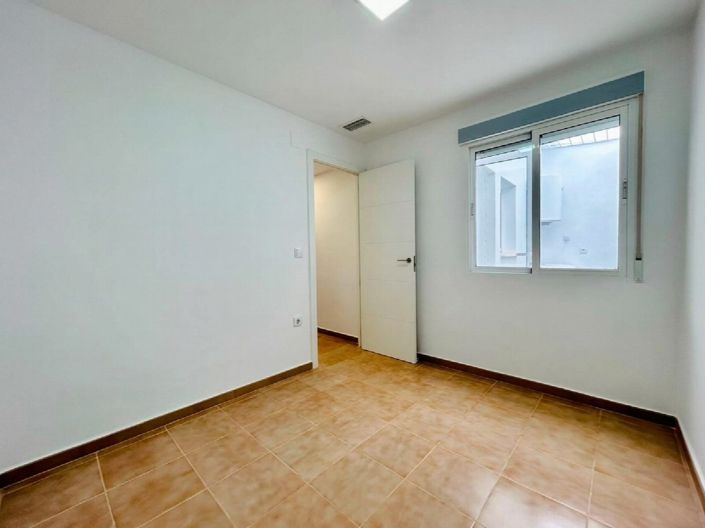 Image No.24-2 Bed Townhouse for sale