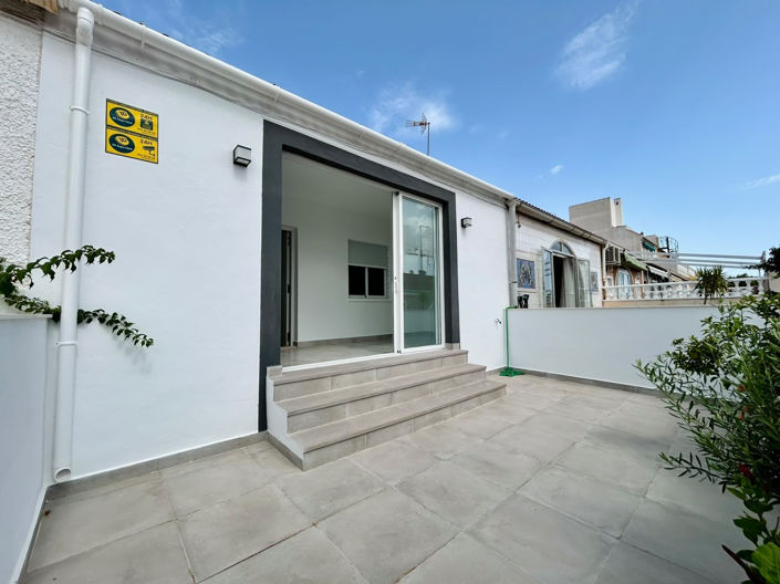 Image No.6-2 Bed Townhouse for sale
