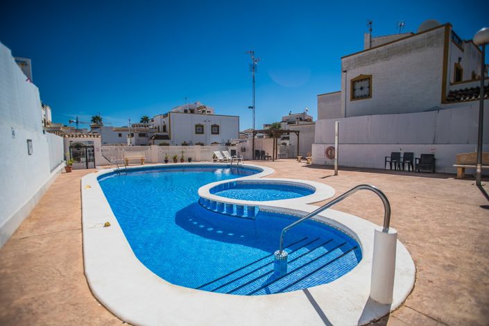 Image No.25-3 Bed House for sale