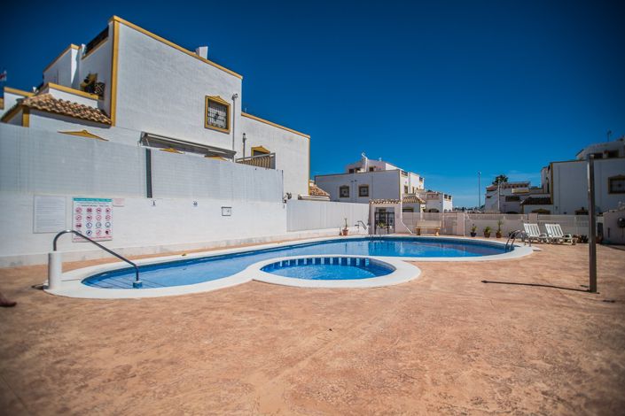 Image No.26-3 Bed House for sale