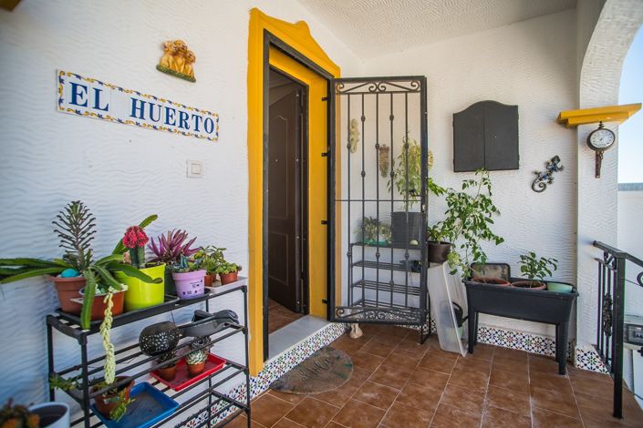 Image No.9-3 Bed House for sale