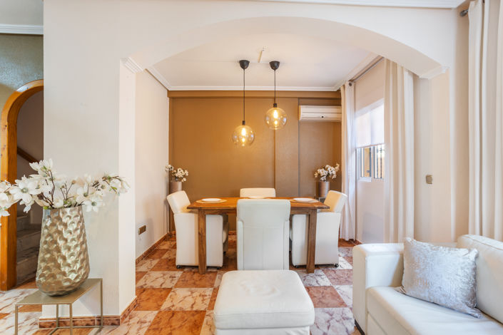 Image No.6-2 Bed House for sale