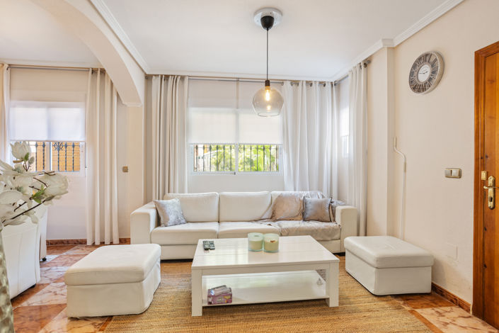 Image No.8-2 Bed House for sale
