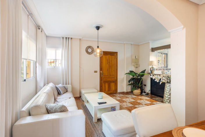 Image No.9-2 Bed House for sale