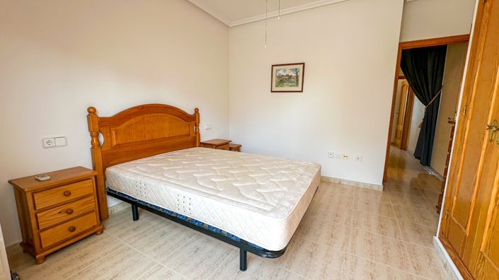 Image No.19-2 Bed Townhouse for sale
