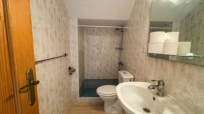 Image No.22-2 Bed Townhouse for sale