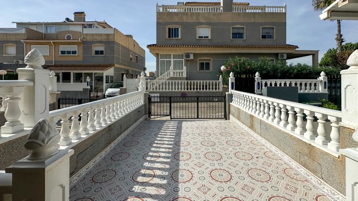 Image No.31-2 Bed Townhouse for sale
