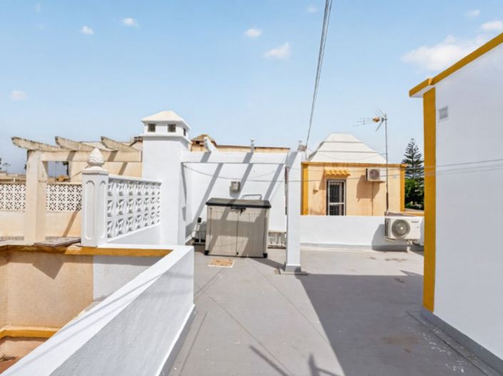 Image No.21-3 Bed Townhouse for sale