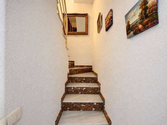 Image No.33-5 Bed Townhouse for sale