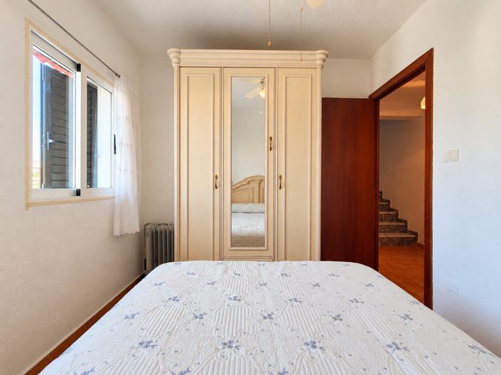 Image No.41-5 Bed Townhouse for sale