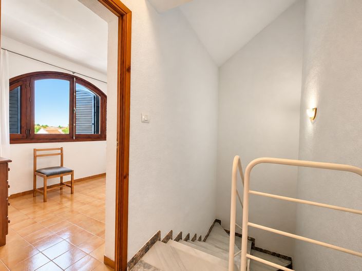 Image No.43-5 Bed Townhouse for sale