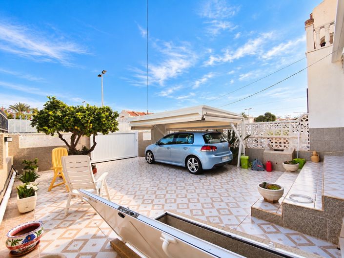 Image No.8-5 Bed Townhouse for sale