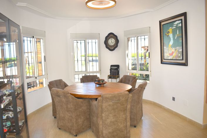 Image No.7-3 Bed Villa for sale