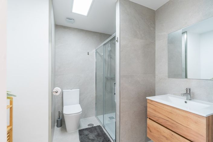 Image No.19-2 Bed Apartment for sale