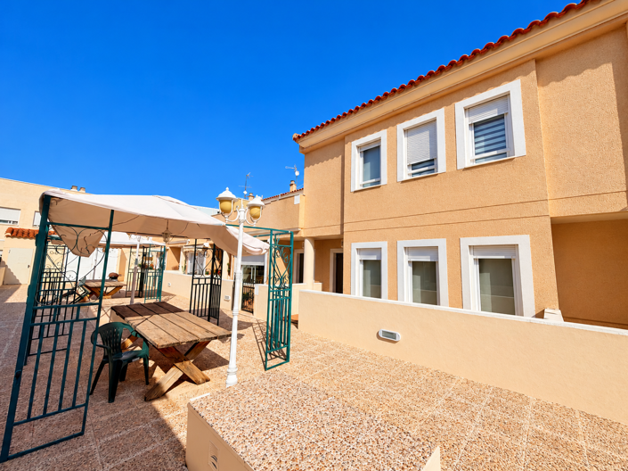 Image No.25-3 Bed House for sale