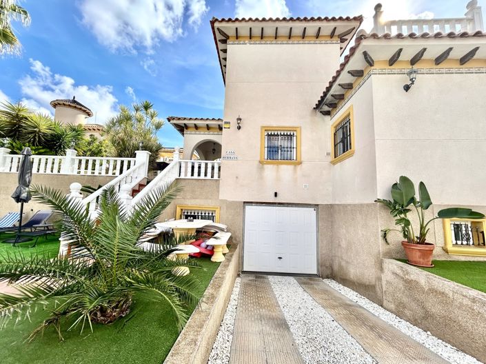 Image No.4-4 Bed Villa for sale