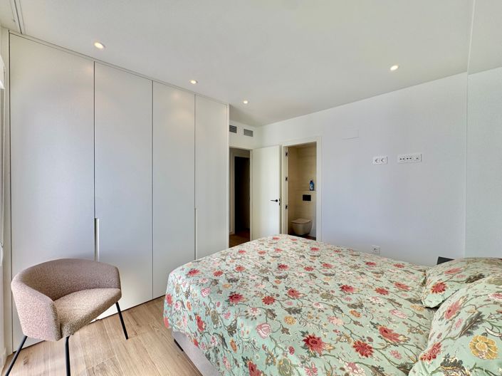 Image No.12-3 Bed Apartment for sale
