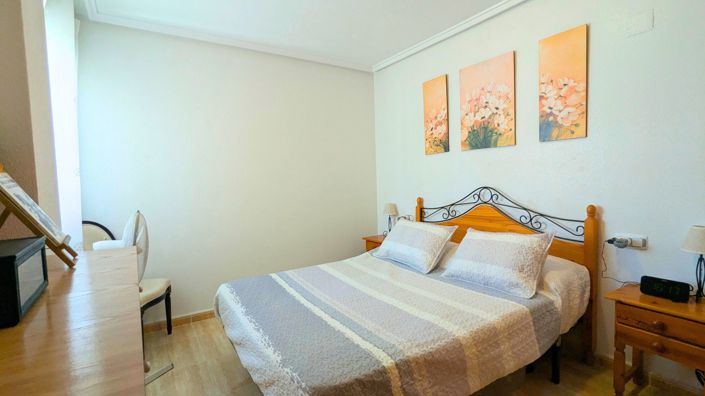Image No.18-3 Bed House for sale