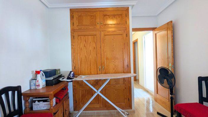 Image No.25-3 Bed House for sale