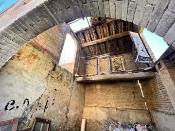 8--C296-barn2