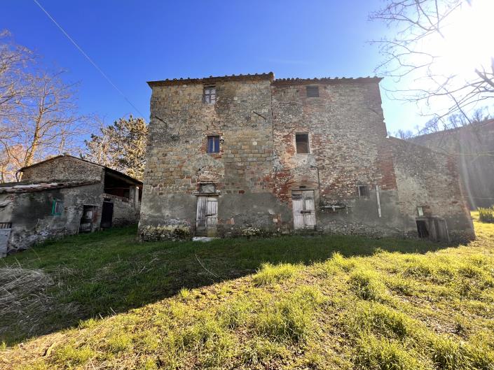 Image No.12-3 Bed Farmhouse for sale