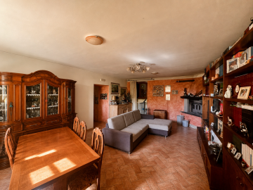 8-Casale-del-lago-unit-1-living-room