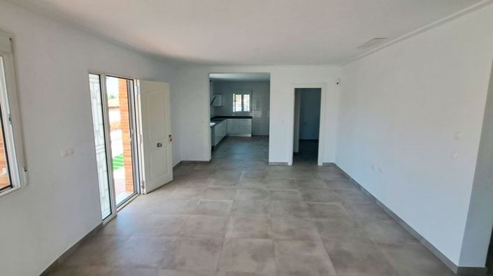 Image No.6-3 Bed Country Property for sale