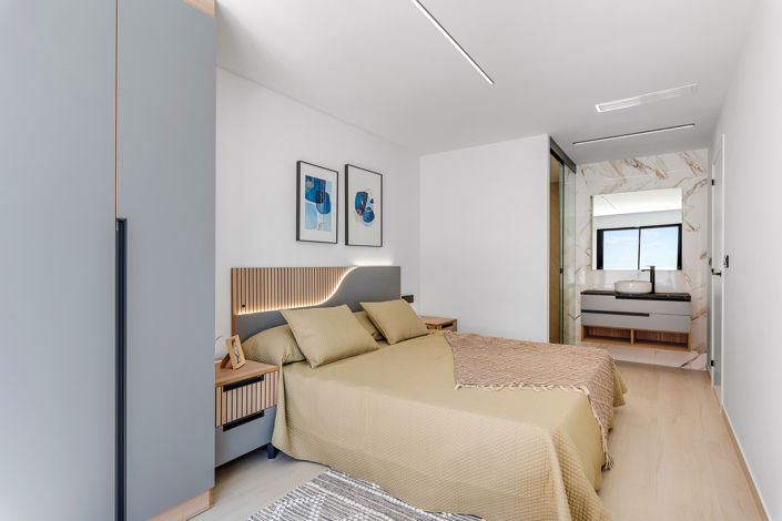 Image No.20-3 Bed Apartment for sale