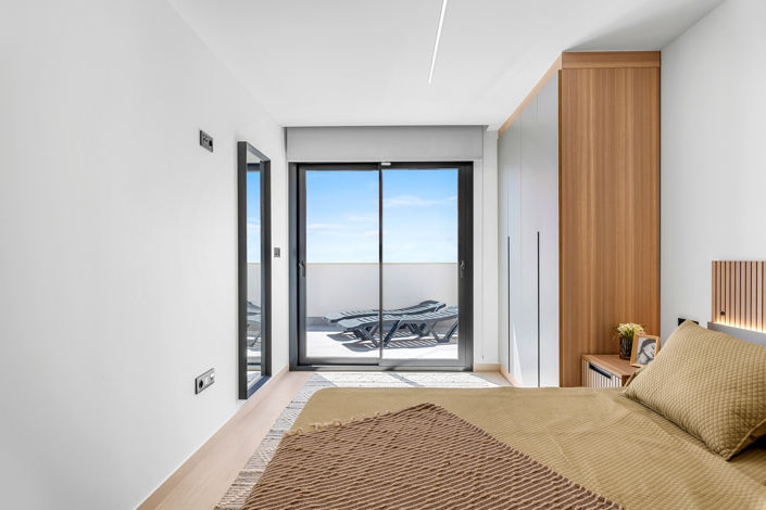 Image No.24-3 Bed Apartment for sale