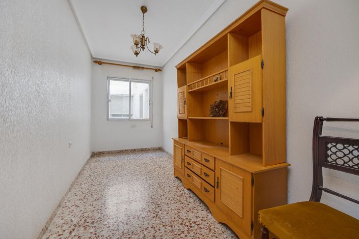 Image No.14-4 Bed Apartment for sale