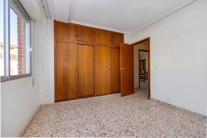 Image No.21-4 Bed Apartment for sale