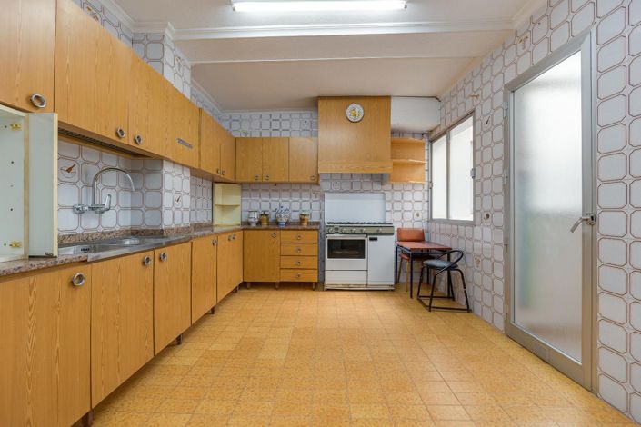 Image No.4-4 Bed Apartment for sale